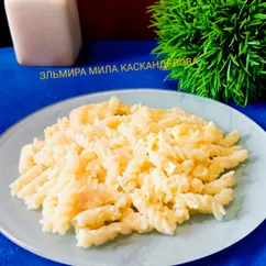 Макароны с сыром и яйцом 