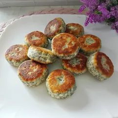 Мини-сырники с маком и рисовой мукой