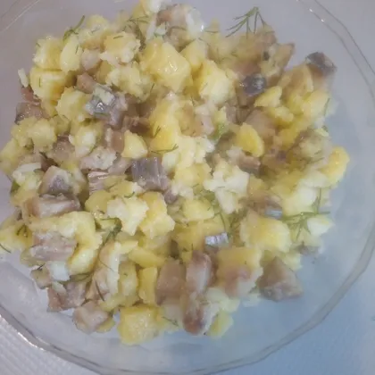 Картофельный салат  с рыбкой