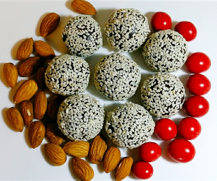 ПП конфеты из сухофруктов с кокосовой стружкой и орехами
