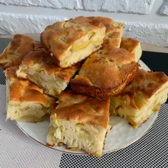 Шарлотка с яблоками