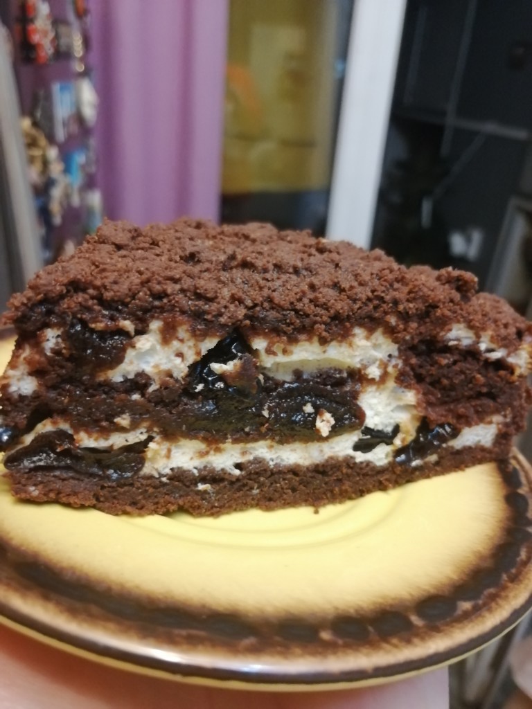 Королевская шоколадная ватрушка с черносливом