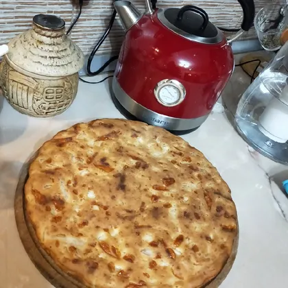 Наливной пирог с сыром и курицей