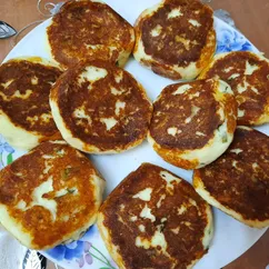 Сырники с сыром и луком