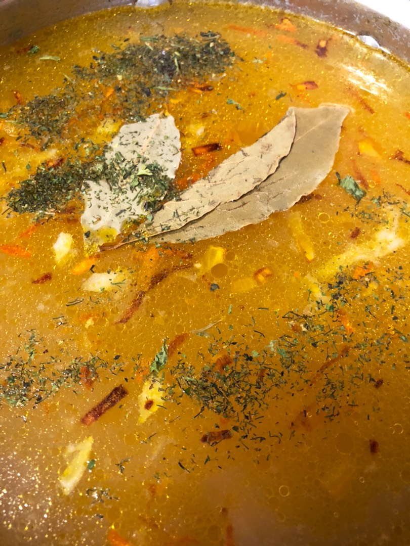 Вермишелевый суп с куриными фрикадельками