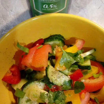 Овощной весенний салат