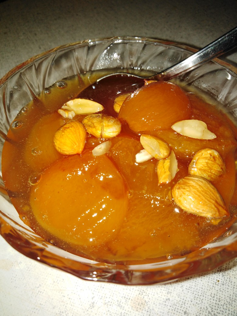 Варенье из урюка с косточками