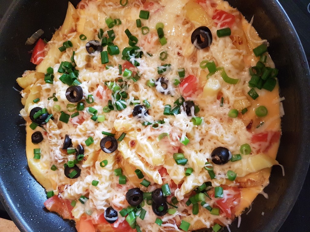 "Деревенский" омлет из картофеля и помидоров 🥔🍅🥚