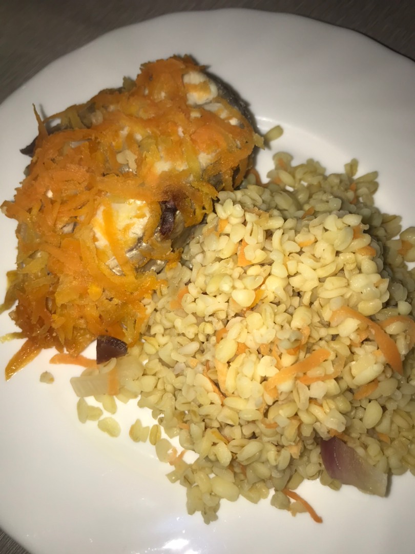 Булгур с луком и морковью