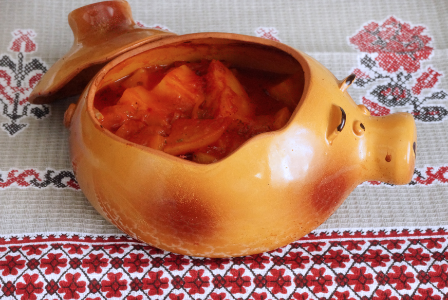 Картофель тушеный в горшочках