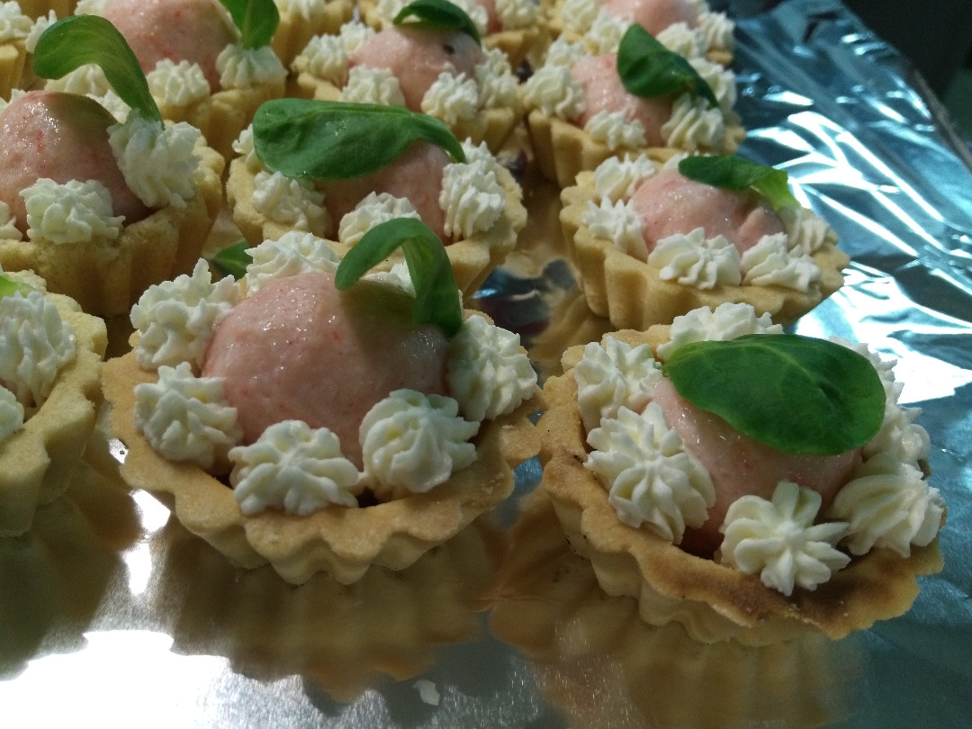 Тарталетка лосось и сыр