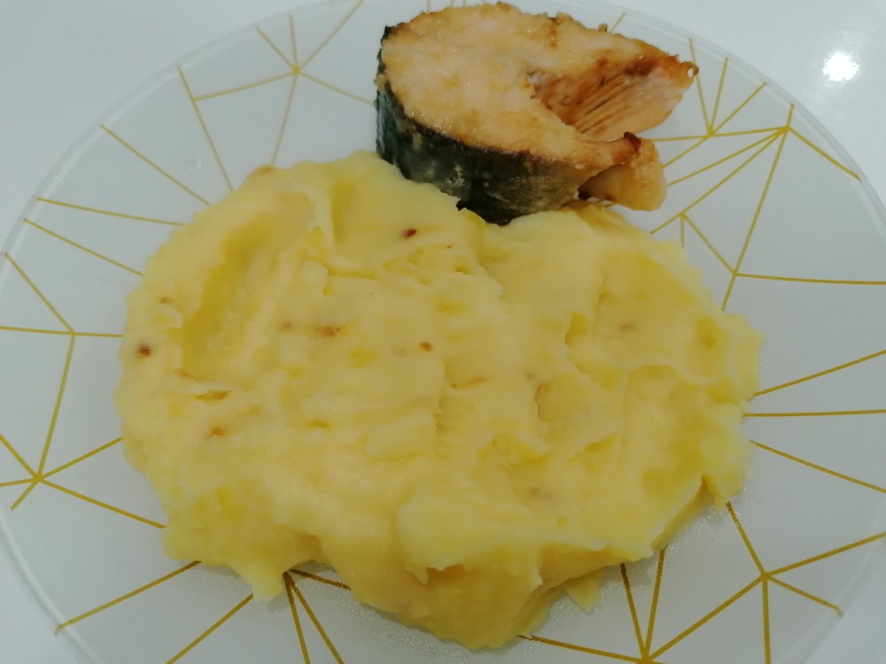Ароматное картофельное пюре с луковой зажаркой