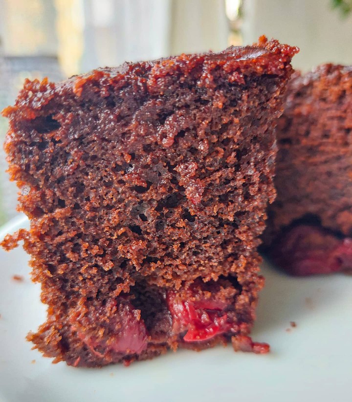 Вишнёво-шоколадный кекс