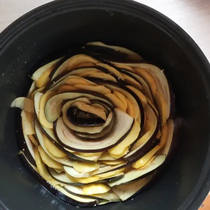 Запеканка'Цветок' из баклажан и картофеля