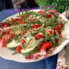 Салат с огурцом и перцем