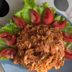 Тушёная капуста с куриной консервой