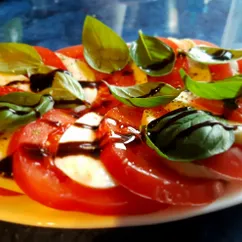 Сицилийская Капрезе Буфала (Caprese di bufala) от Арама Мнацаканова