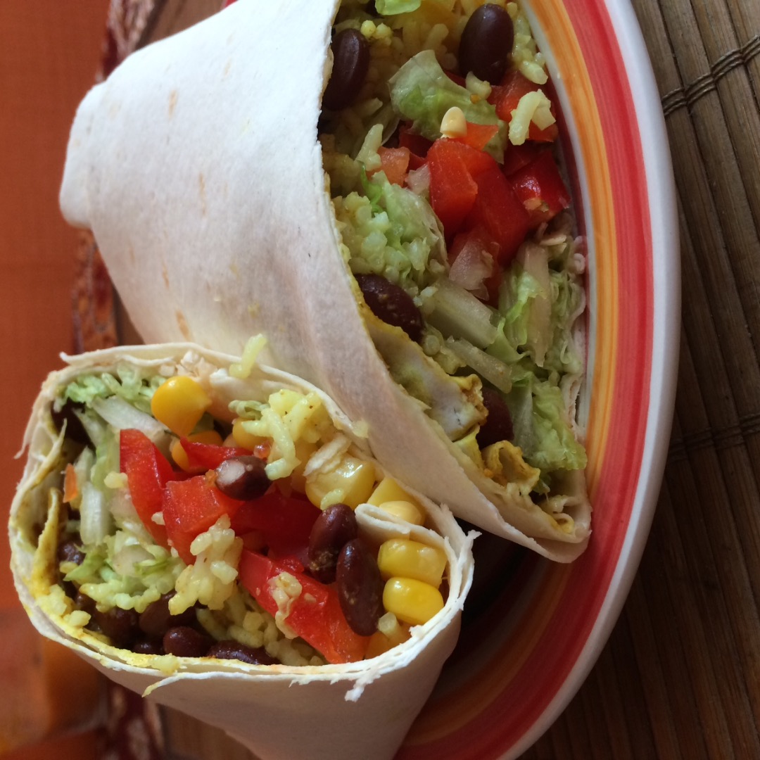 Веганский ролл с острой фасолью и рисом