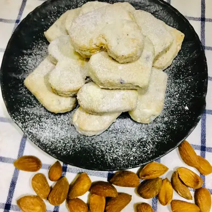 Курабье (песочное печенье) с миндалём