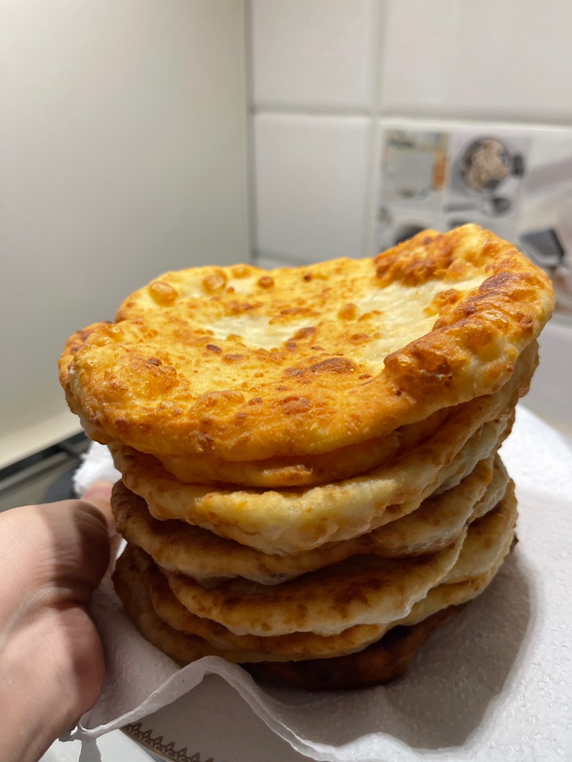 Сырные лепёшки