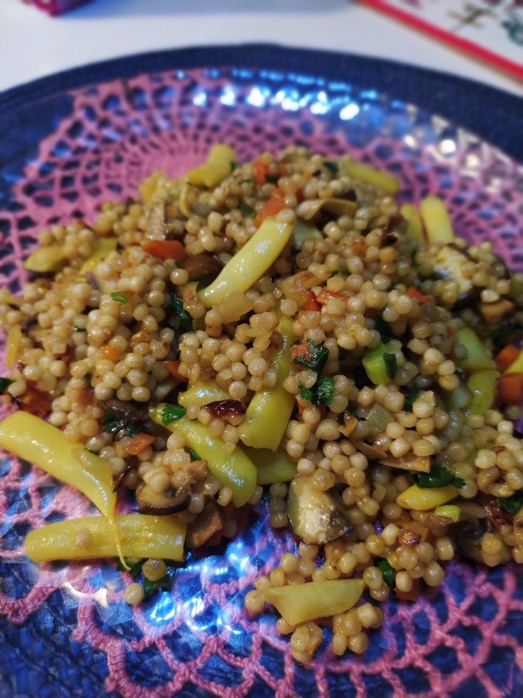 Кускус с шампиньонами и стручковой фасолью