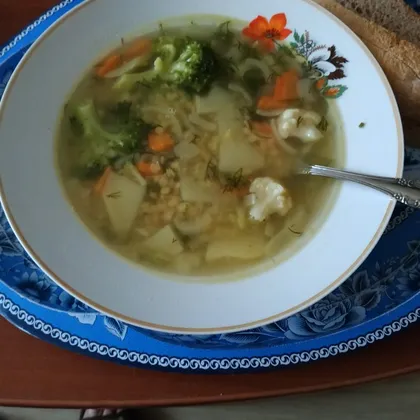 Суп из красной чечевицы с брокколи и цветной капустой