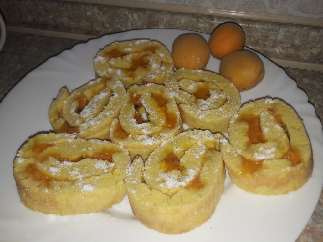 Рулет с абрикосами