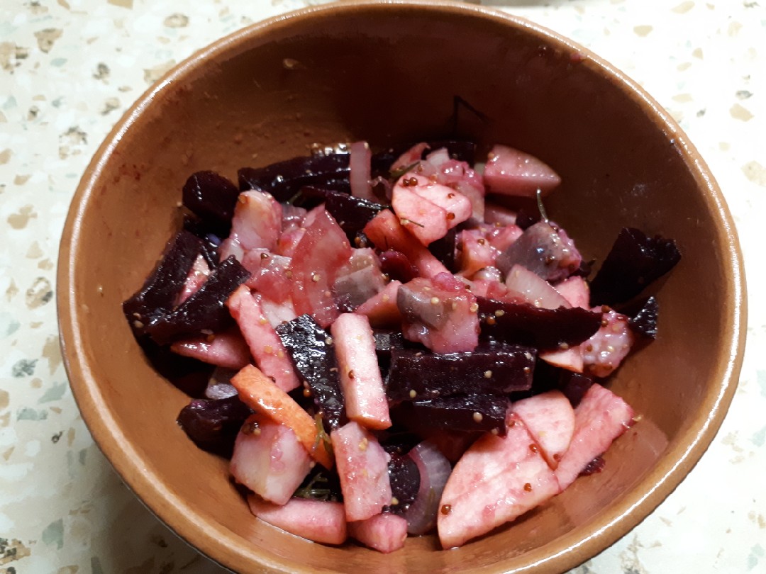 Салат из свеклы с сельдью