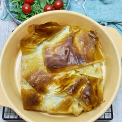 Пирог из теста фило с курицей