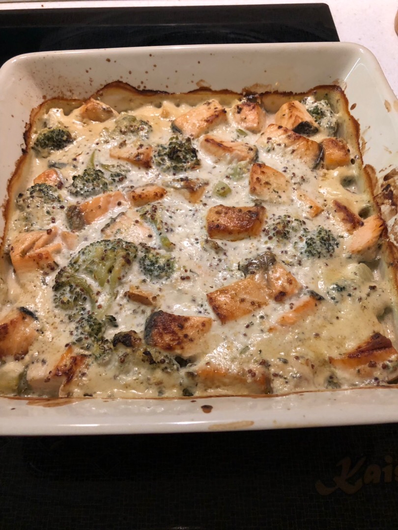 Лосось запечённый с брокколи