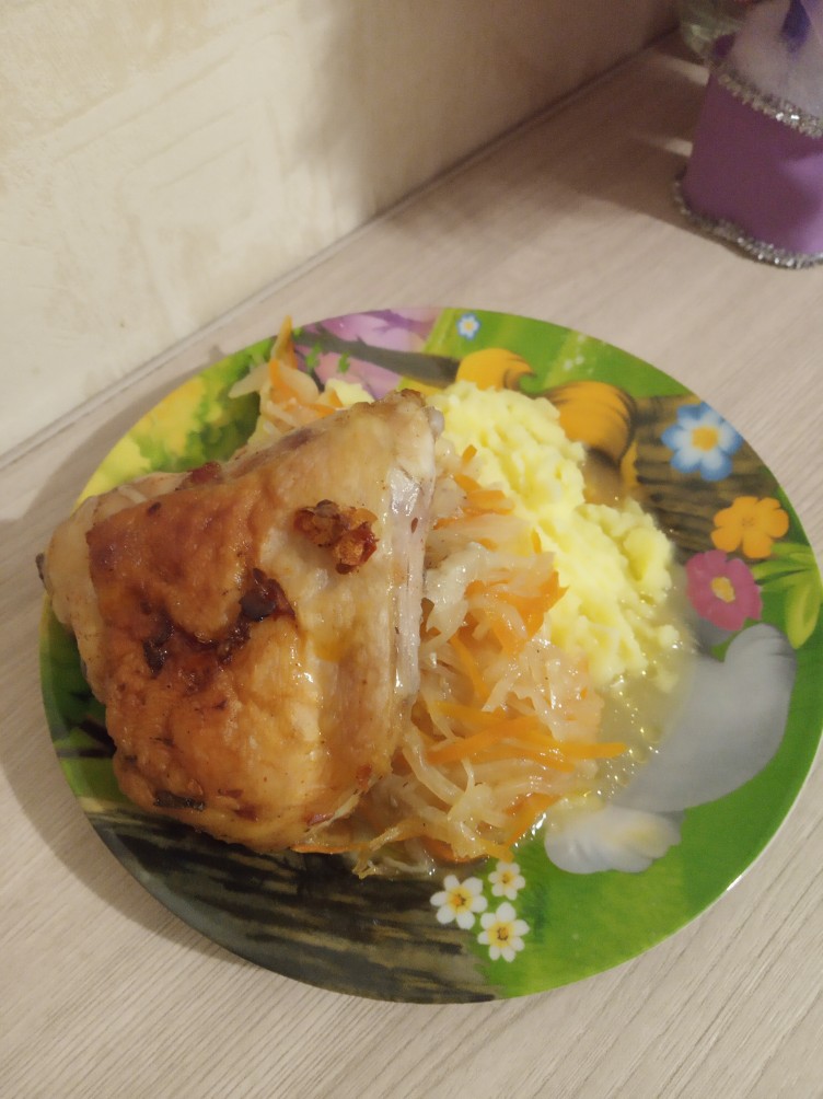 Курица на овощной подушке