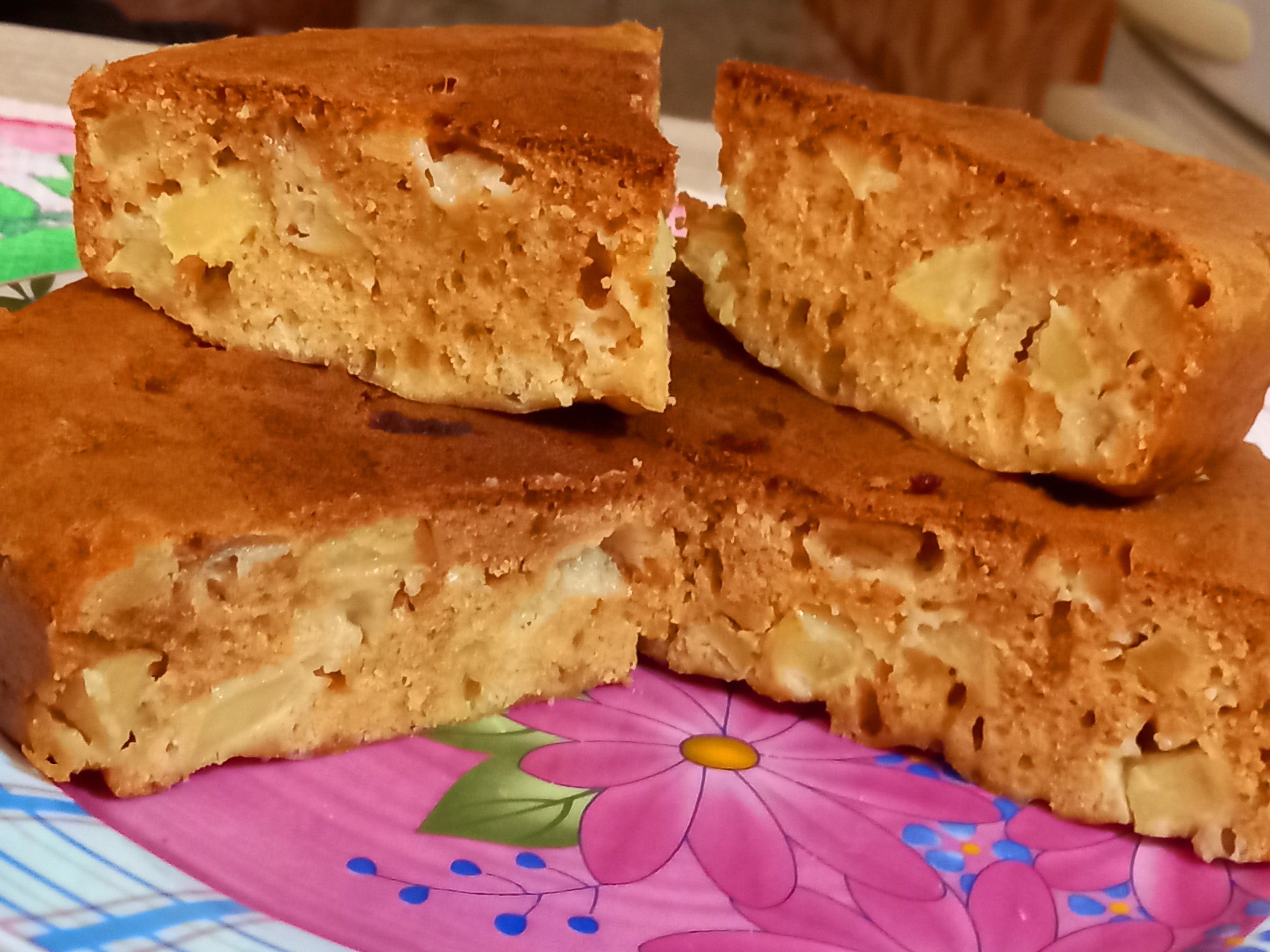 Шарлотка с мёдом