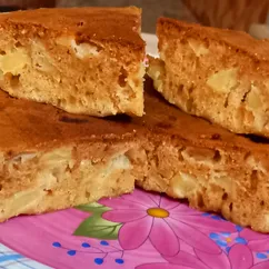 Шарлотка с мёдом