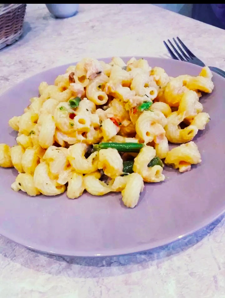 Макароны с сыром и с копченой грудкой 