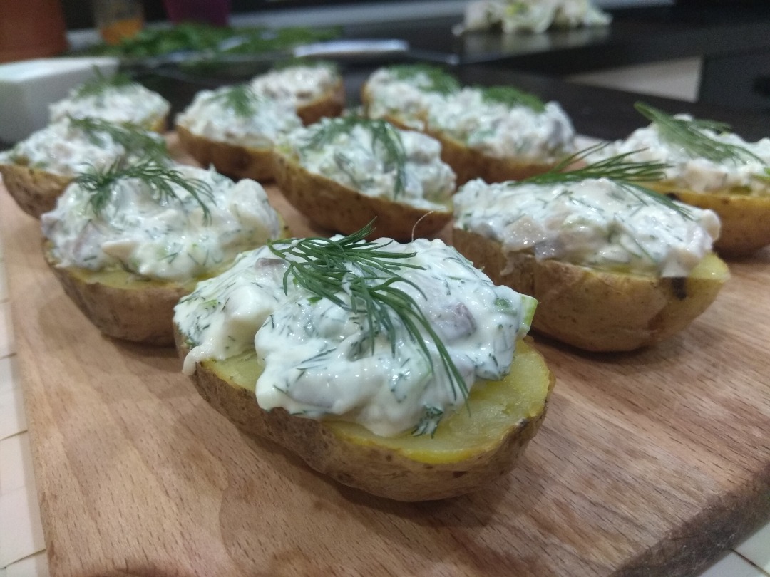 Запеченый картофель с селедкой
