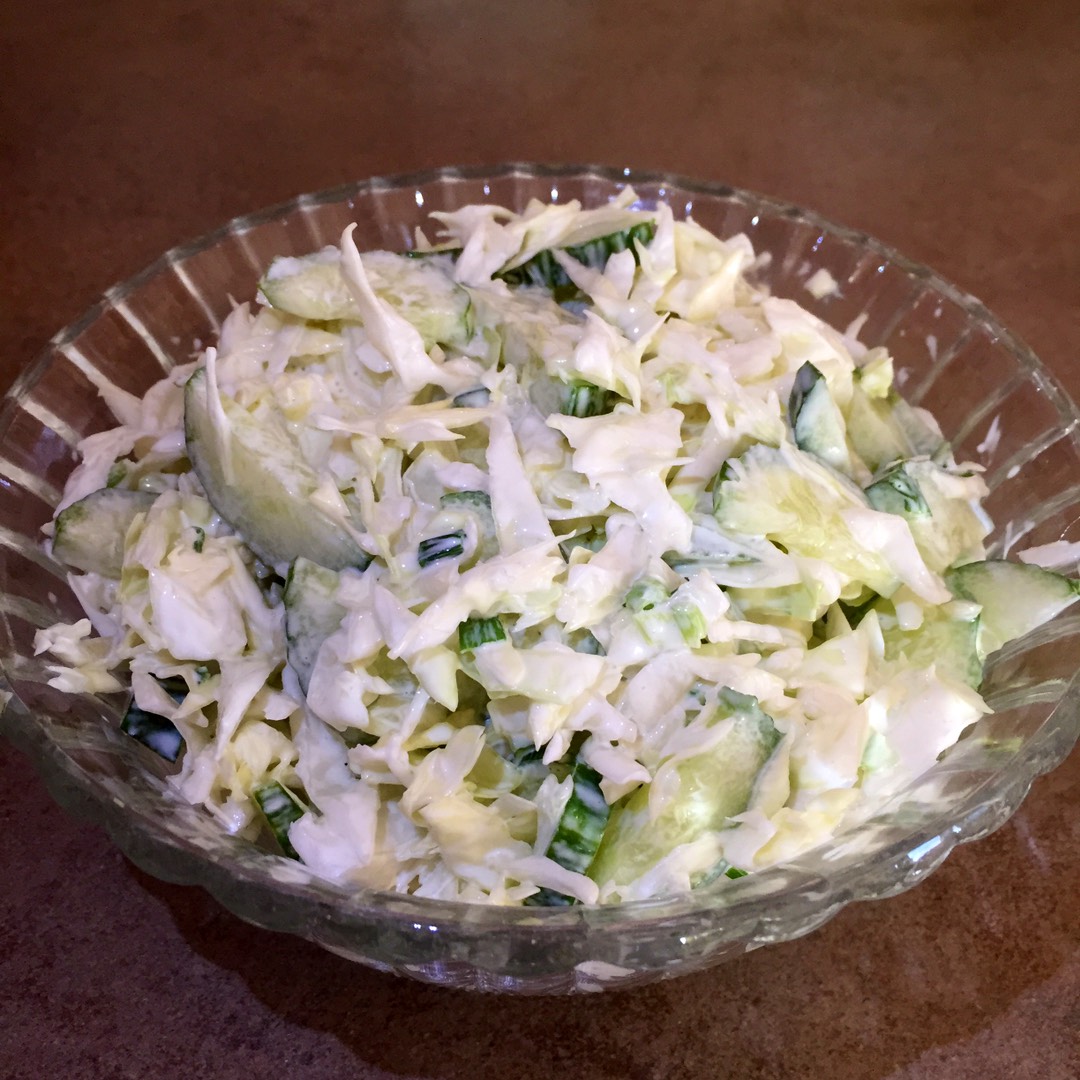 Салат из капусты с зеленым горошком и огурцом - калорийность, состав, описание - paraskevat.ru