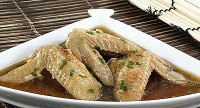 Тушеные куриные крылышки