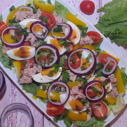 Очень вкусный, легкий и правильный салат - салат с тунцом