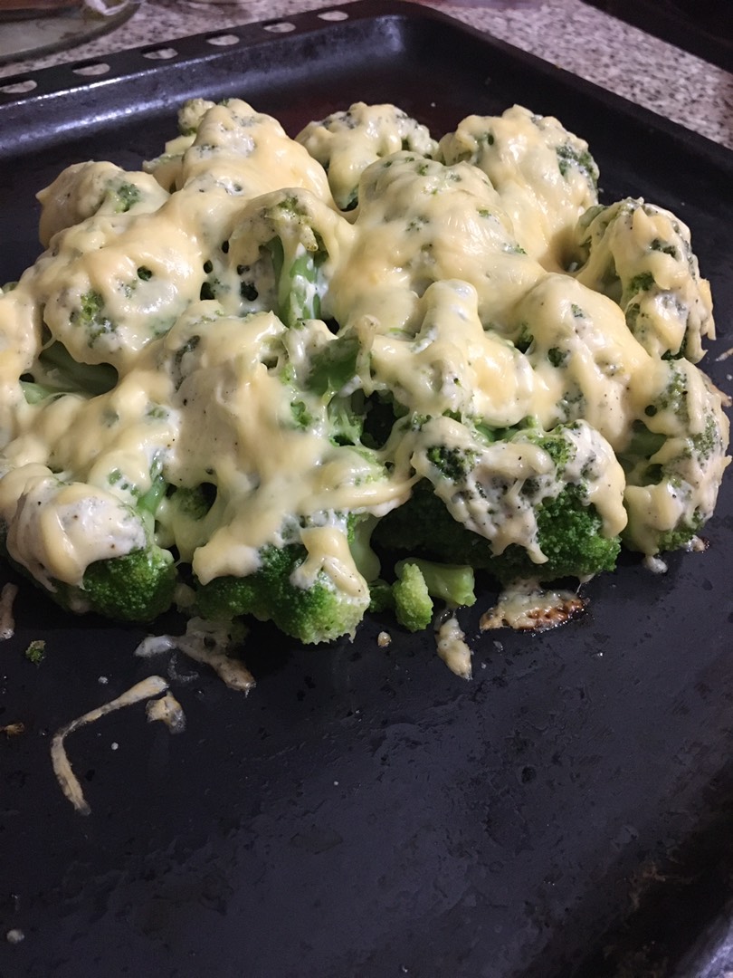 Запечённое брокколи под сыром 🥦🧀