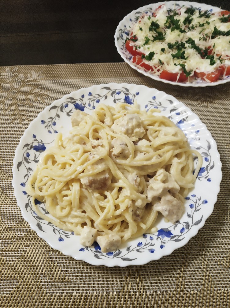 Паста карбонара с куриным филе