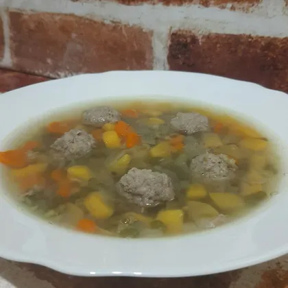 Лёгкий суп фрикадельки, маш и репа