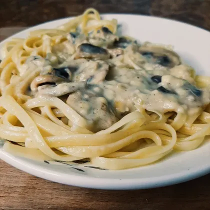 Спагетти с грибами в сливочном соусе