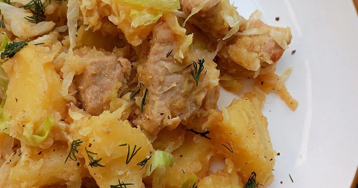 Жаркое из свинины с картофелем и молодой капустой 193 ккал рецепт с фото пошаговый от Любовь Попова - Овкусе.ру