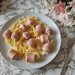 Осьминожки из сосисок и спагетти