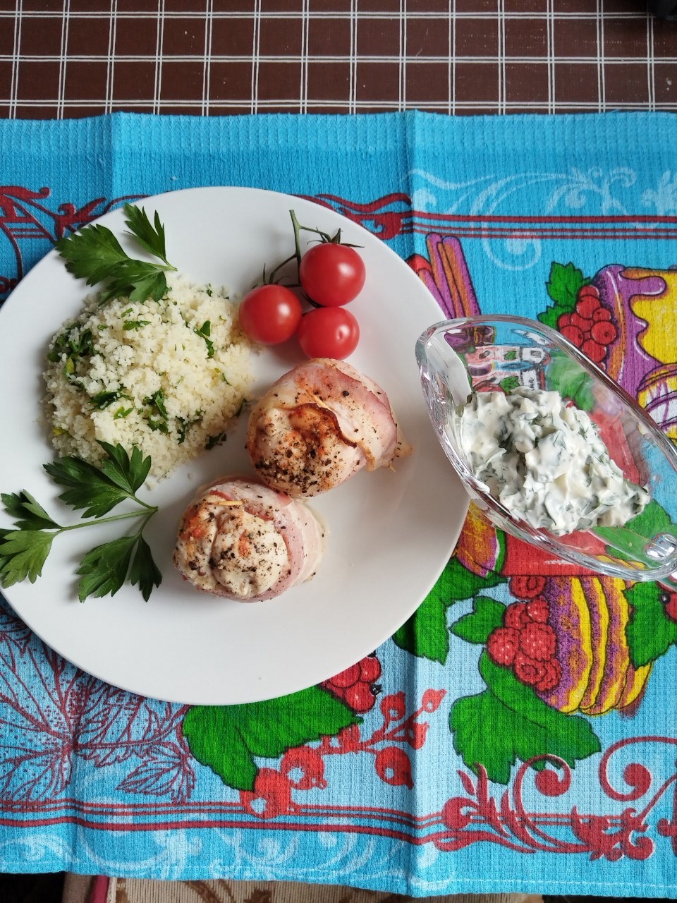 Филе индейки в беконе с чесночно-сливочном соусом