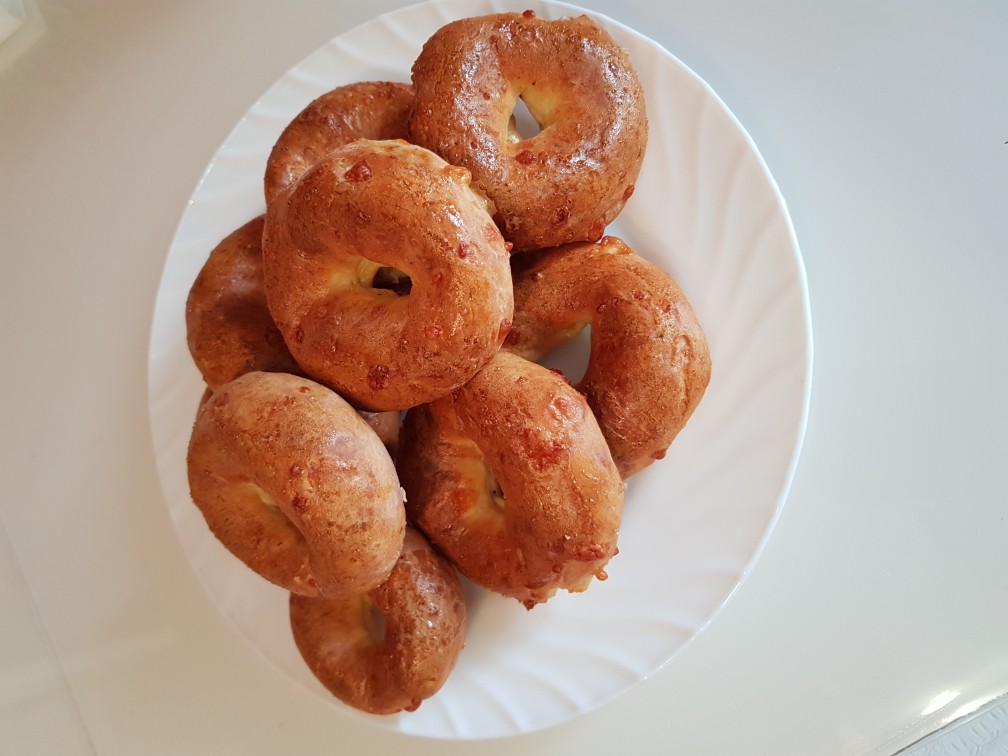 Сырные пончики