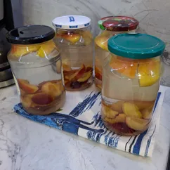 Компот из яблок и слив
