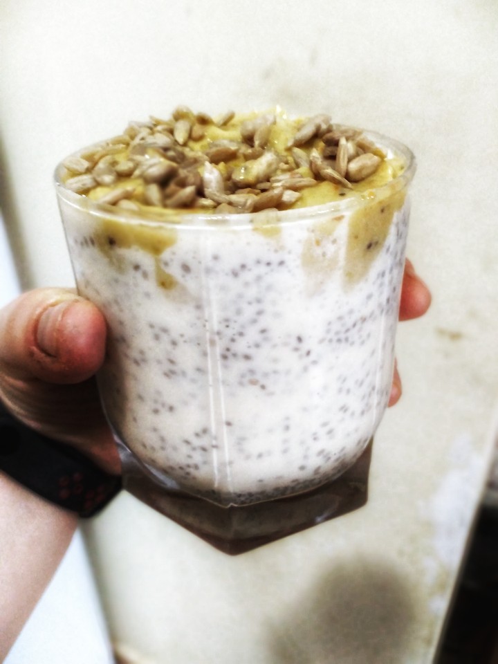 Десерт из ряженки и чиа