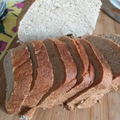 Хлеб серый с кунжутом