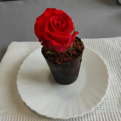 Красивый и вкусный десерт 'Цветок в горшке'